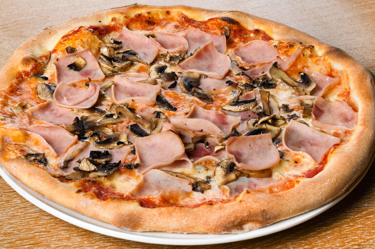 multi-product slicer - ham salami mushroom pizza